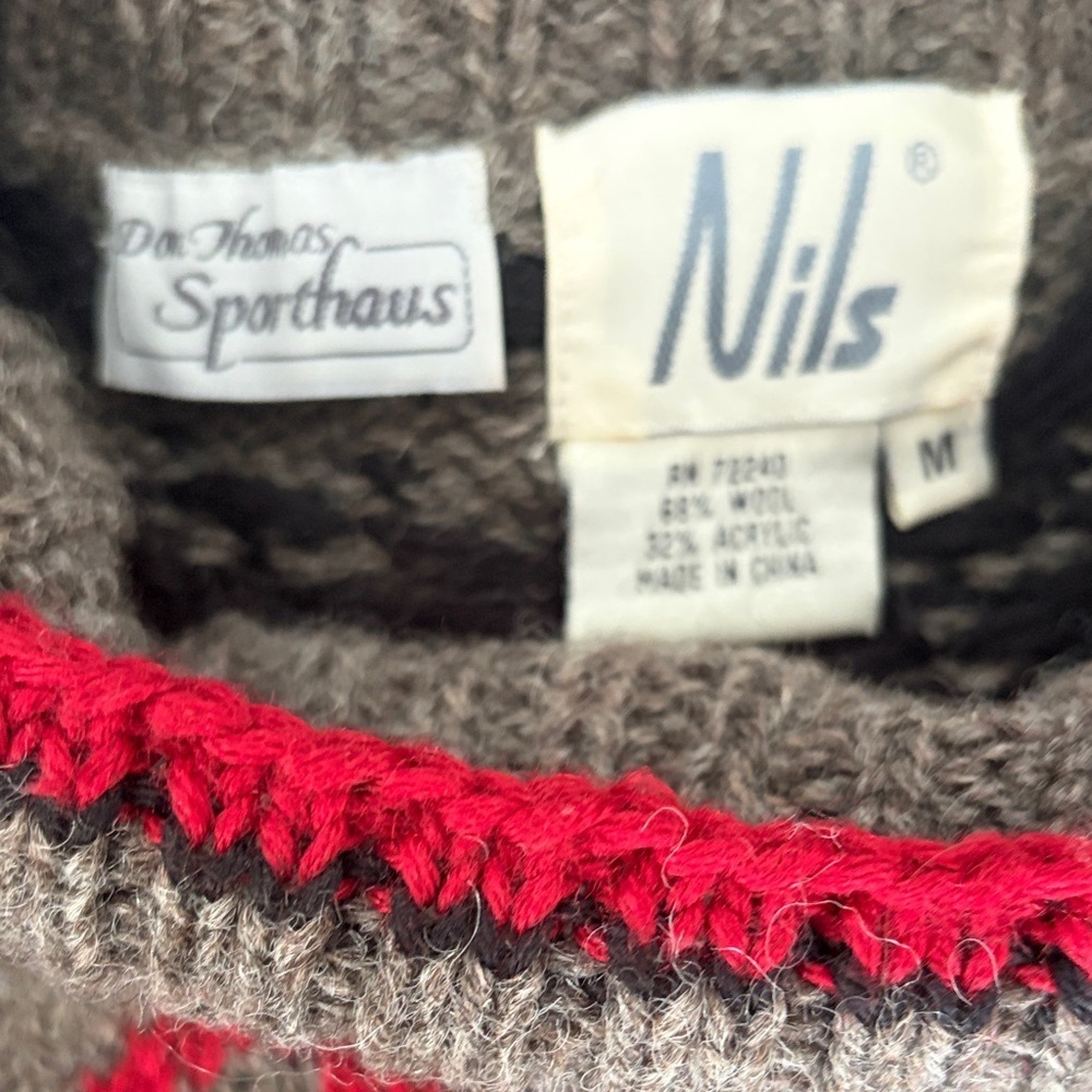 Don Thomas Sporthaus Men's Turtleneck Sweater in Gray and Red Pattern - Picture 5 of 6